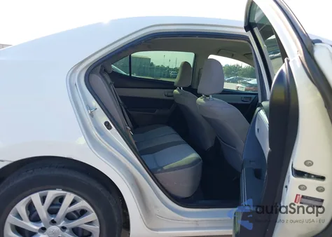 2017 Toyota Corolla Le z USA, uszkodzony, nr VIN 5YFBURHE4HP707590